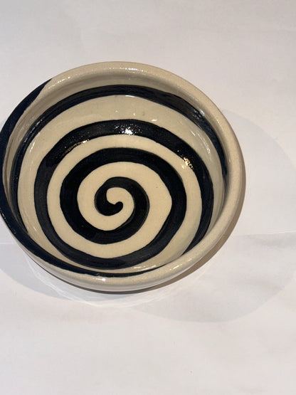 Hypnotised bowl