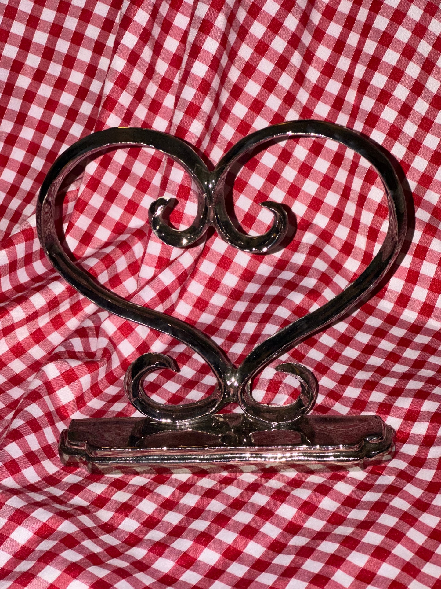 Swirly heart ornament