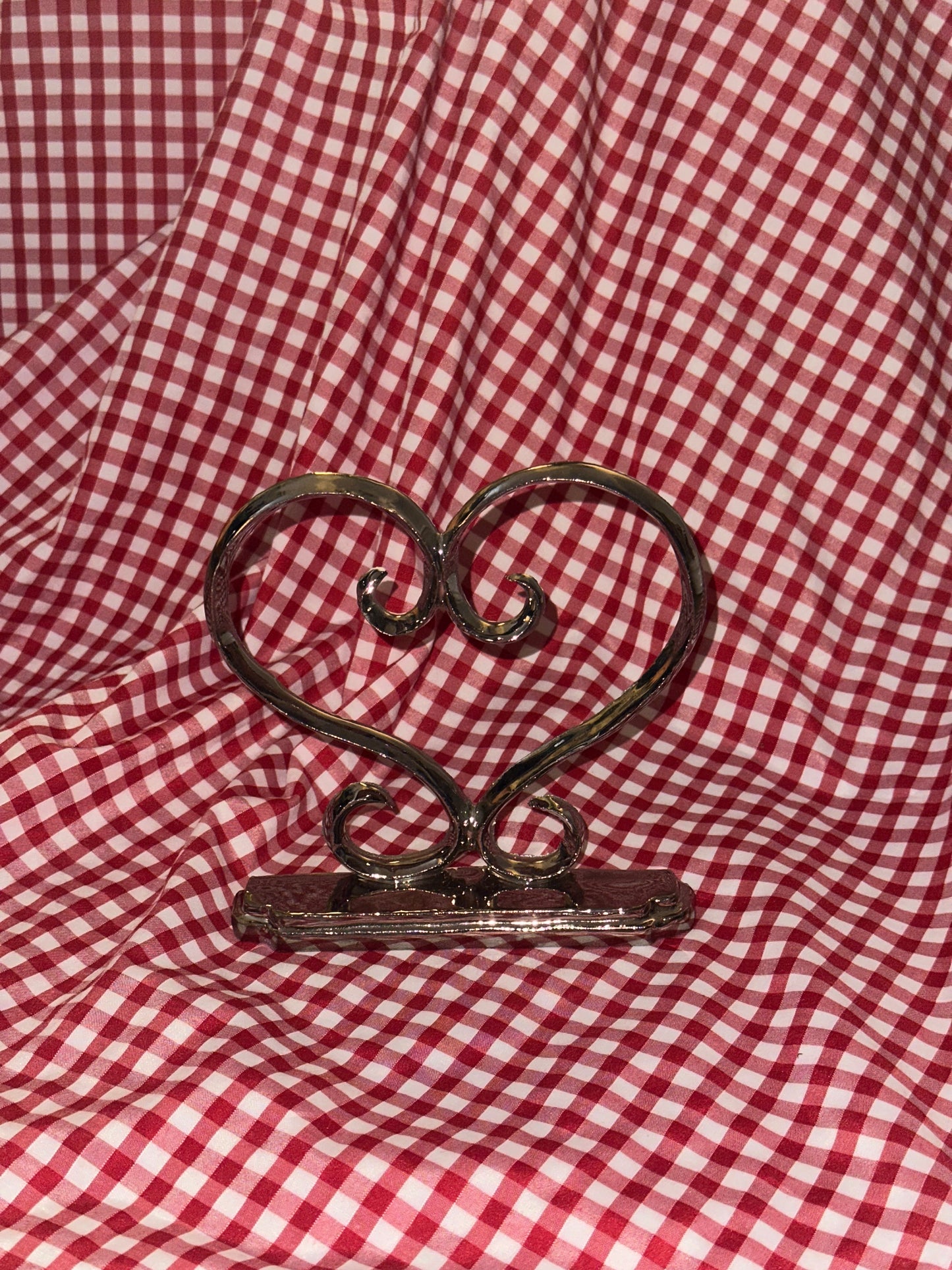 Swirly heart ornament