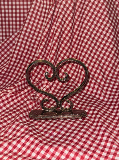 Swirly heart ornament