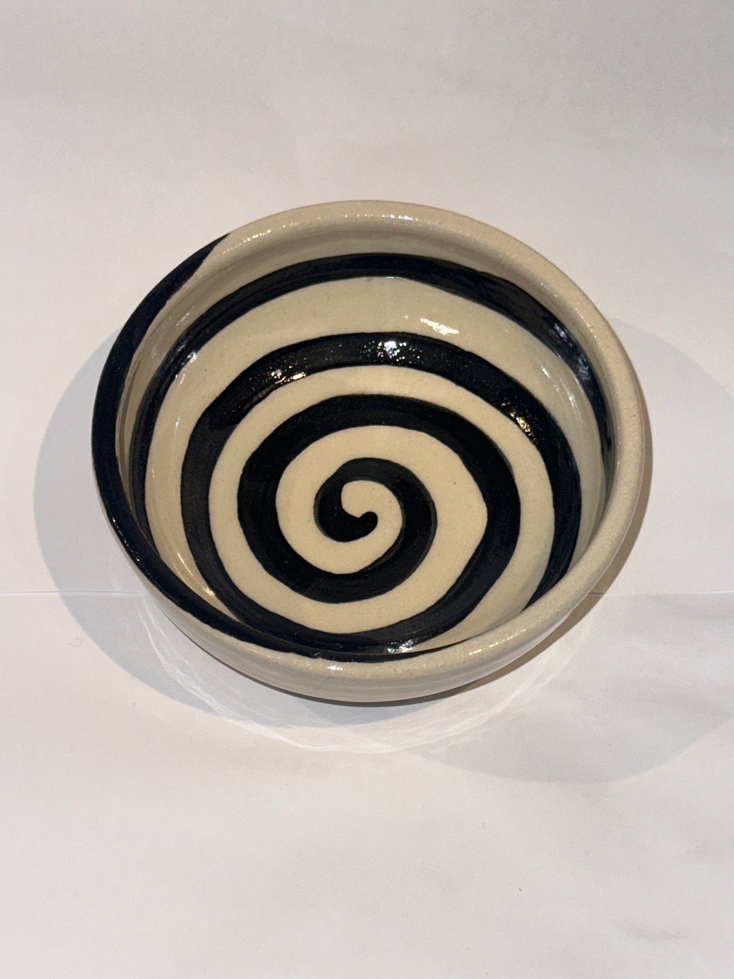 Hypnotised bowl