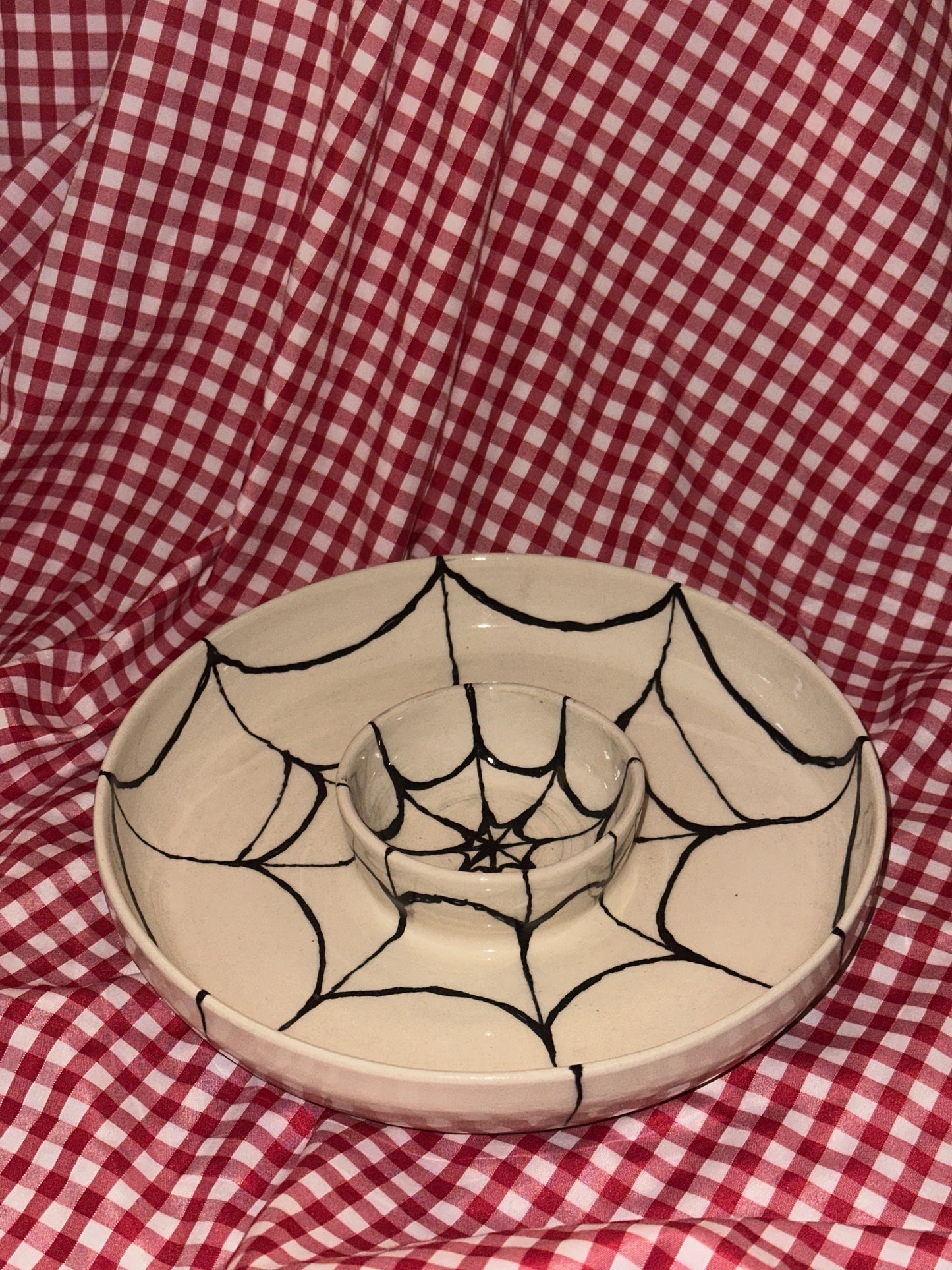 Webby chip and dip bowl