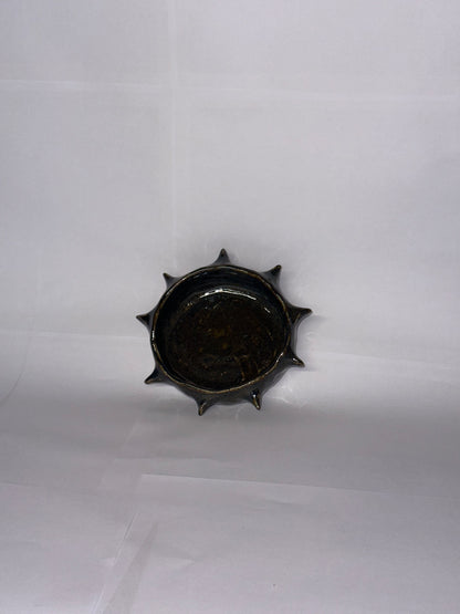 Spikes bowl